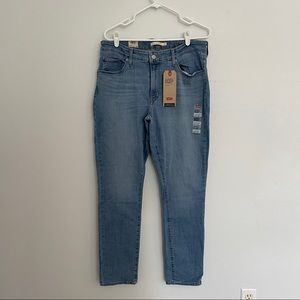 Levi's // Classic Mid Rise Skinny Jeans